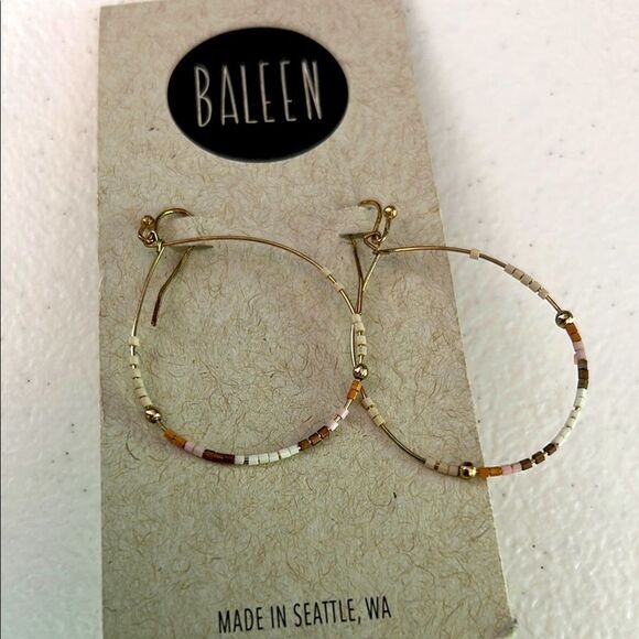 Baleen gorgeous earrings, hoop with beads new - Picture 2 of 4